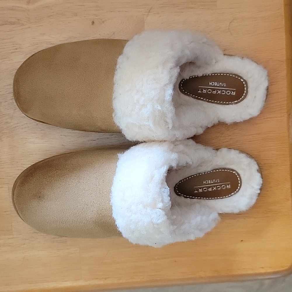 Rockport slippers
